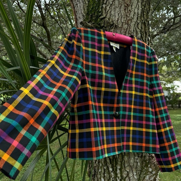 Vintage 80s multicoloured plaid blazer with a black undertone. - Picture 4 of 5